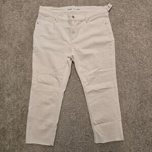 NWT Old Navy Women's Mid‑rise Boyfriend Capri Jeans White Size 12